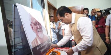 Sarbananda Sonowal pays tribute to Neel Pawan Baruah & Nipon Goswami