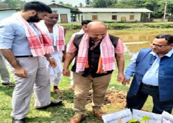Amguri MLA, Sibsagar DC plant mango saplings in Jalukgaon in memory of freedom fighter and playwright son