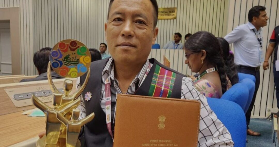 President Confers National Panchayat Award To Mizoram’s Ngopa Village