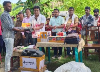 Kaziranga’s vigilant volunteers, VDP members get essential field gears