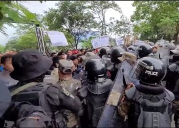 Violence mars public hearing in East Jaintia Hills; 9 police personnel injured