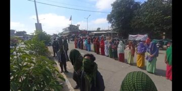 Displaced residents in Manipur’s Kakching stage silent protest during CM’s visit