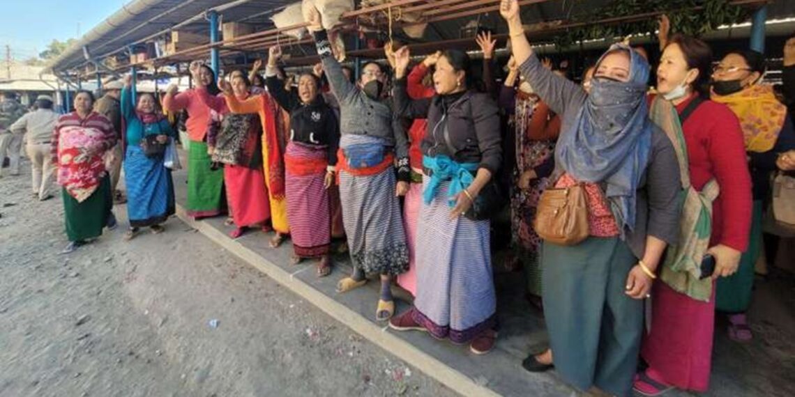 Imphal’s women vendors stage sit-in protest; question govt’s peace efforts