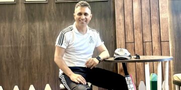 Political ambitions afoot? IPS officer Anand Mishra’s meeting with RSS chief stir speculations