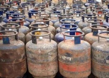 Commercial LPG prices surge by Rs 21, restaurants feel the heat