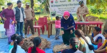 Workshop on water hyacinth crafts empower women near Assam’s Kaziranga