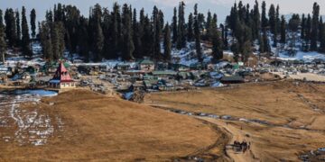 From Jammu & Kashmir to Uttarakhand: The Himalayas witness alarming snowless winter