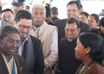 President champions women’s empowerment in Meghalaya; hands over Rs 25 Cr for community development