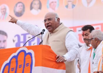 Financial blow to Congress ahead of LS polls; party bank accounts frozen by IT Department