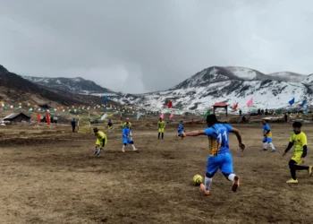 Army organises football match at an altitude of 12,600 feet near China border