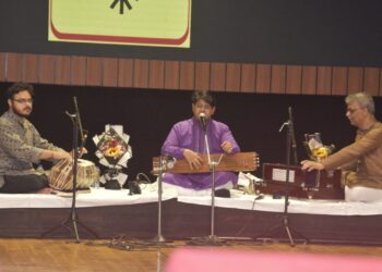 Omkar Dadarkar enthralls audience with traditional Gwalior Khayal in KKHSOU campus