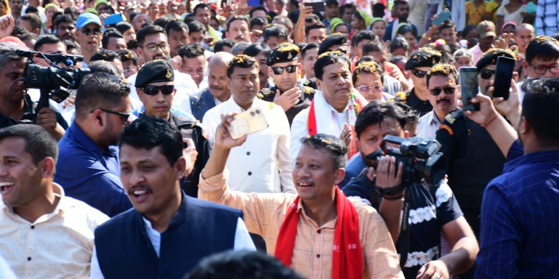 Thousands gather as Sarbananda Sonowal kicks off poll campaign in Dibrugarh