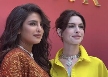 Hollywood actor Anne Hathaway open to work with Priyanka Chopra