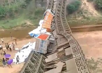 Activist raises smuggling concerns after Meghalaya bridge collapse, calls for ECI action
