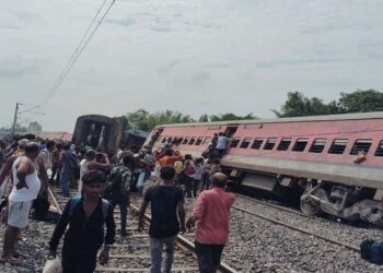 Dibrugarh-bound Chandigarh Express derails at Gonda in Uttar Pradesh, 150 passengers injured