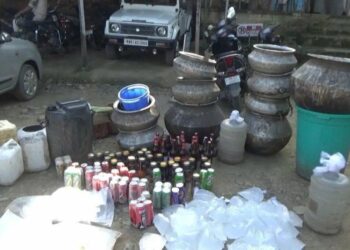 Manipur: Two illegal liquor manufacturing units dismantled, Three apprehended