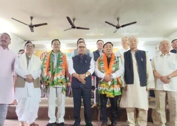 12 political leaders join Congress in Manipur
