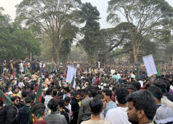 A file photo of thousands of people gathered for 'March for Unity' at Dhaka (SJpapabear/X)