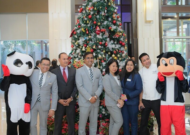 Assam: Radisson Blu Guwahati holds Christmas tree lighting ceremony