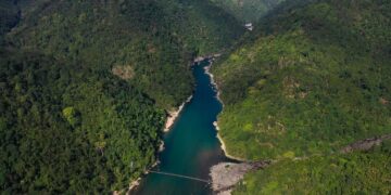 A view of Umngot River in Shnongpdeng in Meghalaya (meghtourism/X)
