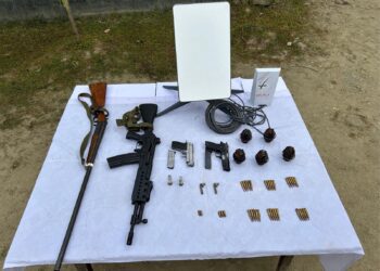 The Indian Army recently seized arms and ammunition and a satellite antenna (Spearcorps/X)