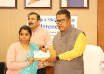 Assam government distributes Rs. 5 lakh financial aid to families of deceased contractual teachers