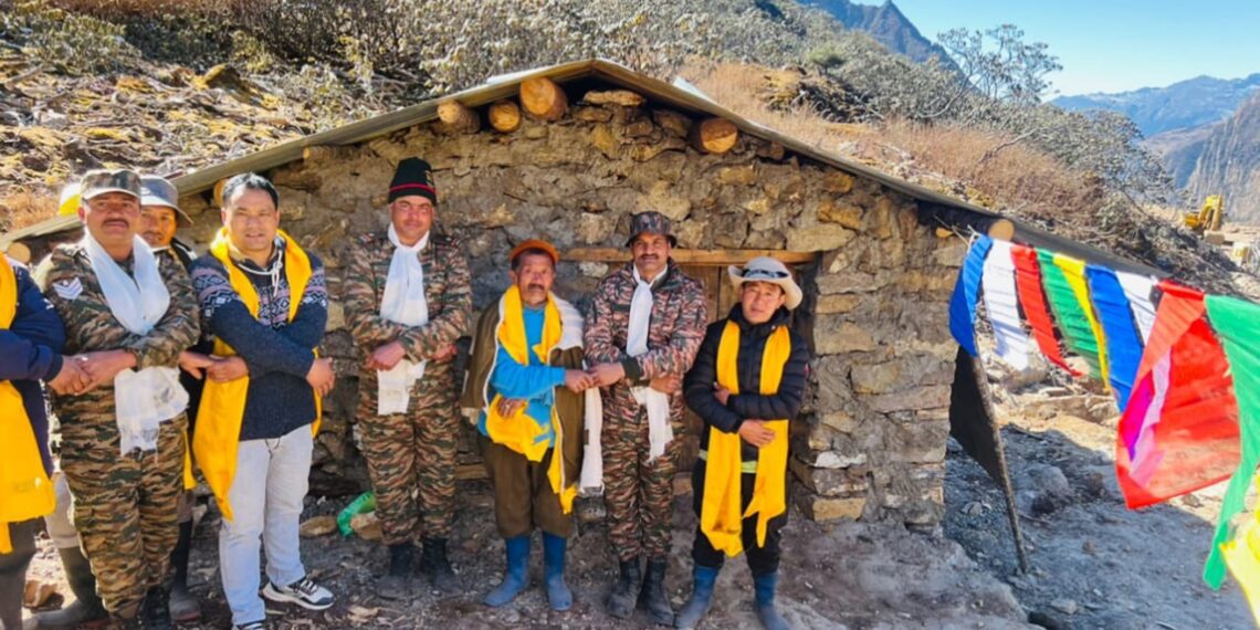 Indian Army with the locals in Arunachal Pradesh (GajrajCorps_IA/X)