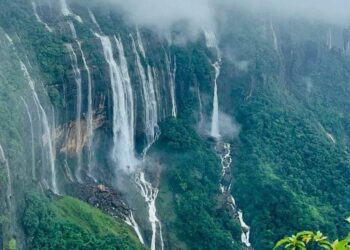 A scenic view of Sohra, Meghalaya (shubhamtorres09/X)