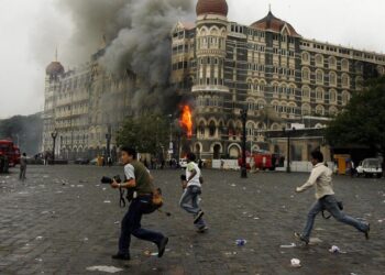 A file photo of Taj Hotel during the 2008 terror attack in Mumbai (SumitHansd/X)