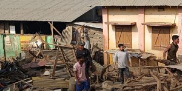 Tripura: Agartala Municipal Corporation demolishes around 100 illegal shops at Lake Chowmuhani Market