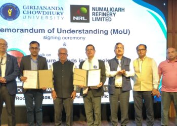 Girijananda Chowdhury University (GCU) signed a MoU with Numaligarh Refinery Limited (NRL)