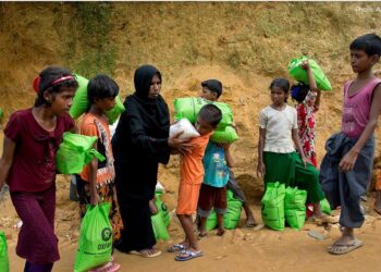 A file photo of Rohingya refugees in overcrowded camps in Bangladesh (trtworld/X)