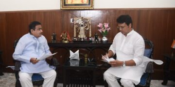Union Minister Nitin Gadkari meets Tripura MP Biplab Deb (BjpBiplab/X)
