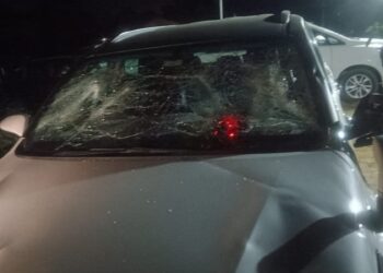 The damaged car of the attacked Congress leaders (JitendraSalwar/X)