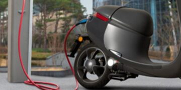 Intensifying competition to propel 25% growth in India’s e2W market this fiscal