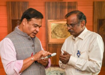 Assam Chief Minister Himanta Biswa Sarma met with ISRO Chairman V. Narayanan (CMOOfficeAssam/X)