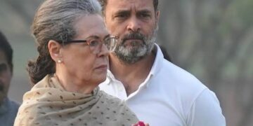 Congress leaders Sonia Gandhi and Rahul Gandhi (X)