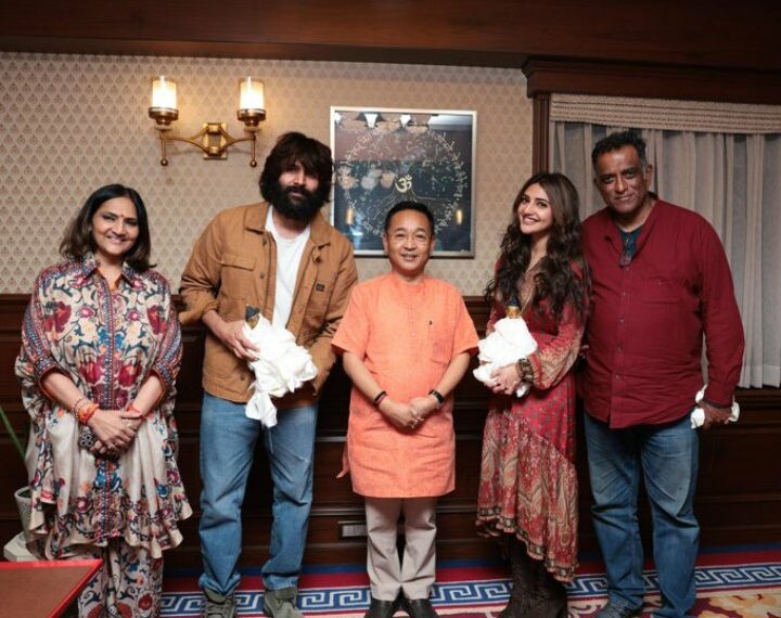 ‘Aashiqui 3’ stars meet Sikkim CM at his official residence, express gratitude to state govt for cooperation