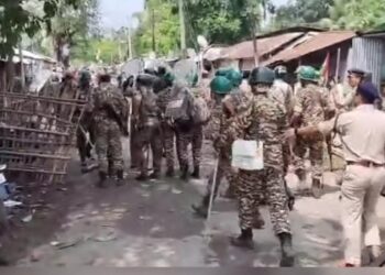 18 policemen injured, 8 arrested in violent protest against Waqf Act in Tripura