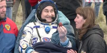 Soyuz spacecraft brings NASA, Russia astronauts back to earth from space station