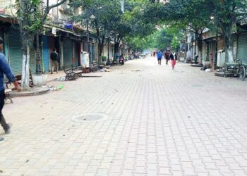 A file photo of Imphal street during a curfew called by authorities (birus_salam/X)