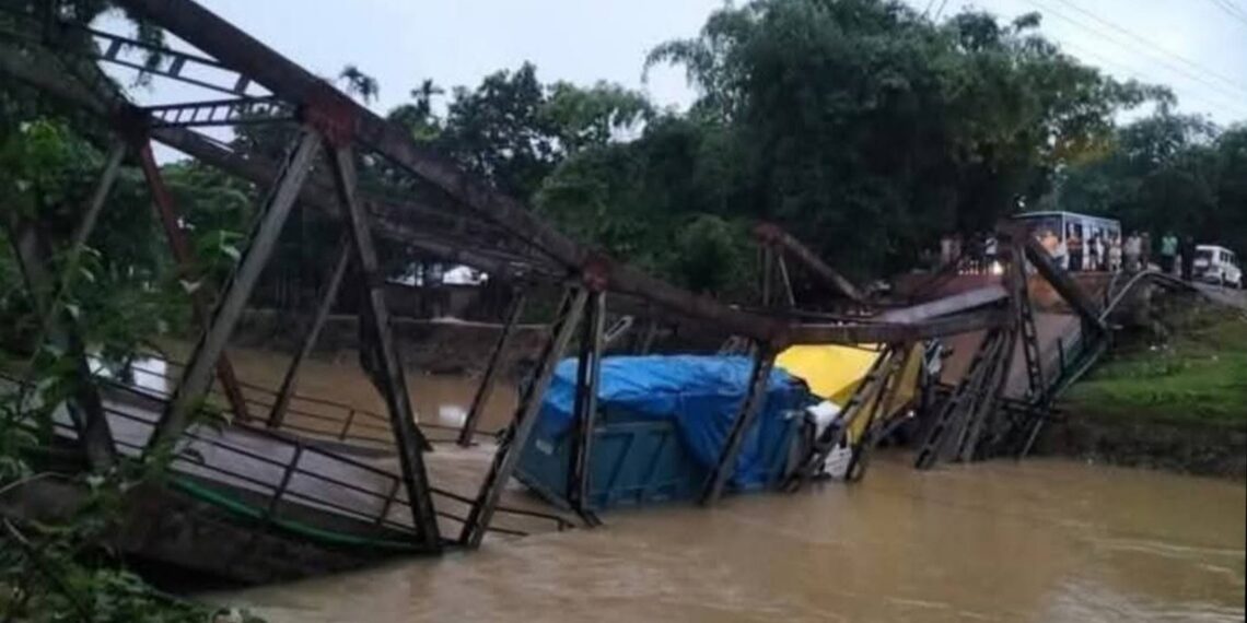 A decades-old bridge on the Silchar-Kalain Road in Assam’s Cachar district collapsed on Wednesday (X)