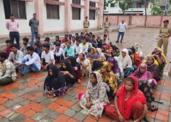 Over 200 illegal Bangladeshi nationals apprehended in Gujarat