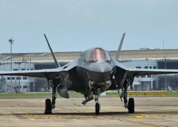 The UK fighter jet in Kerala airport (X)