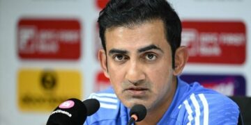 Clock ticking faster than ever for Guru Gambhir, is he all ears?
