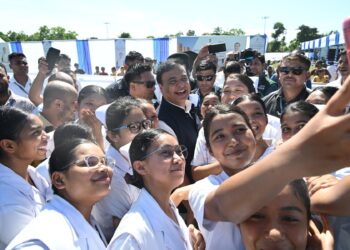 Assam CM shared a picture of him at AMCH, Dibrugarh under a caption "With the Gen Z doctors" (X)