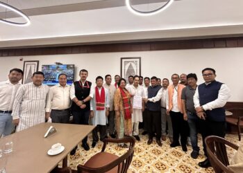 Tribal representatives from Northeast meet at Parliament (X)