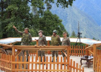 Spear Corps Commander reviews combat preparedness along India-China border in Arunachal