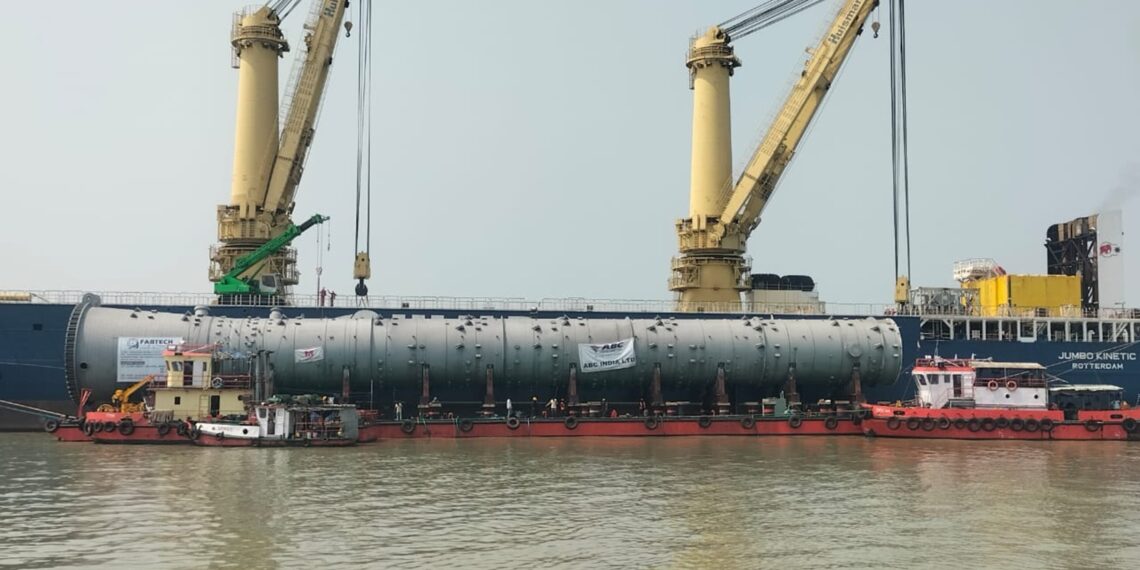 C3 splitter’s epic waterway journey to NRL marks a new era in industrial transport