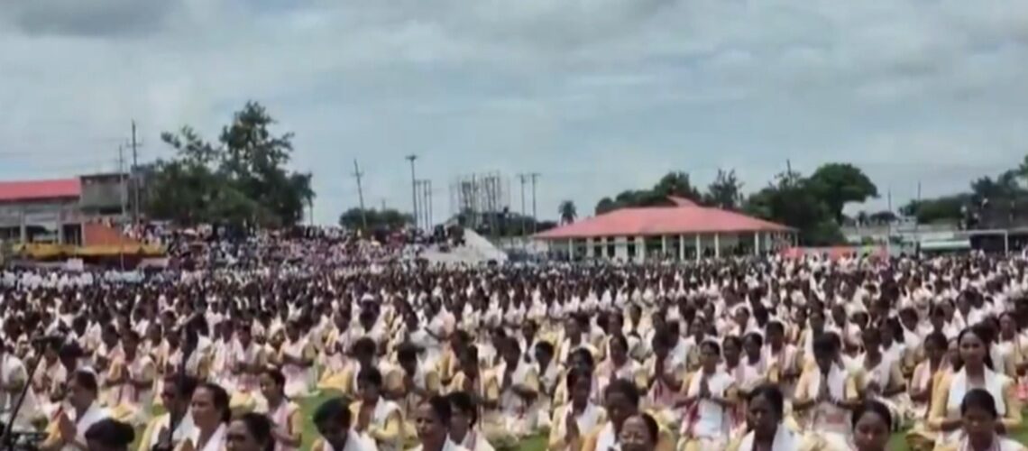 7,000 women in Assam perform ‘Thiyanam’ in bid for record-breaking recital